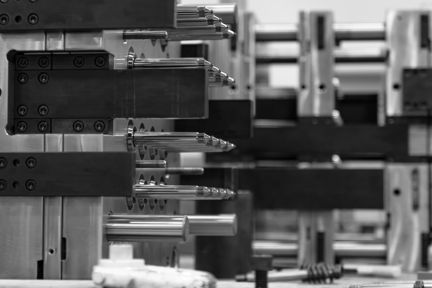 Kernstifte aus Hartmetall für Kunststoffspritzguss